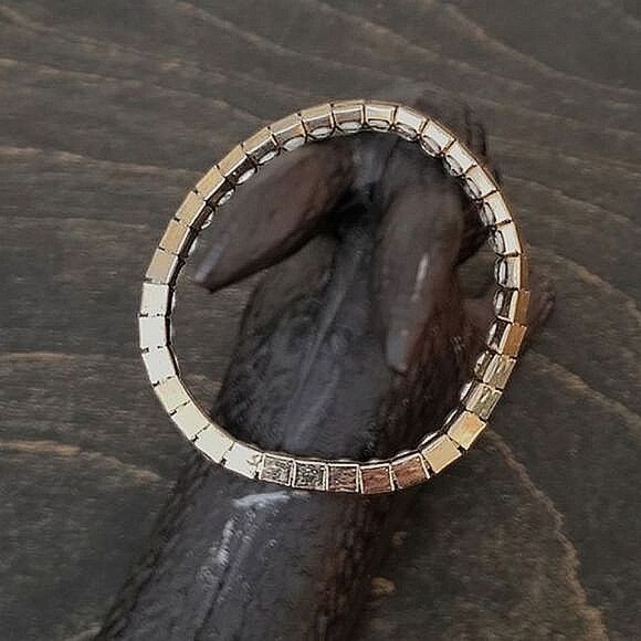 Faux diamond rhinestone stretch tennis bracelet - Picture 3 of 5